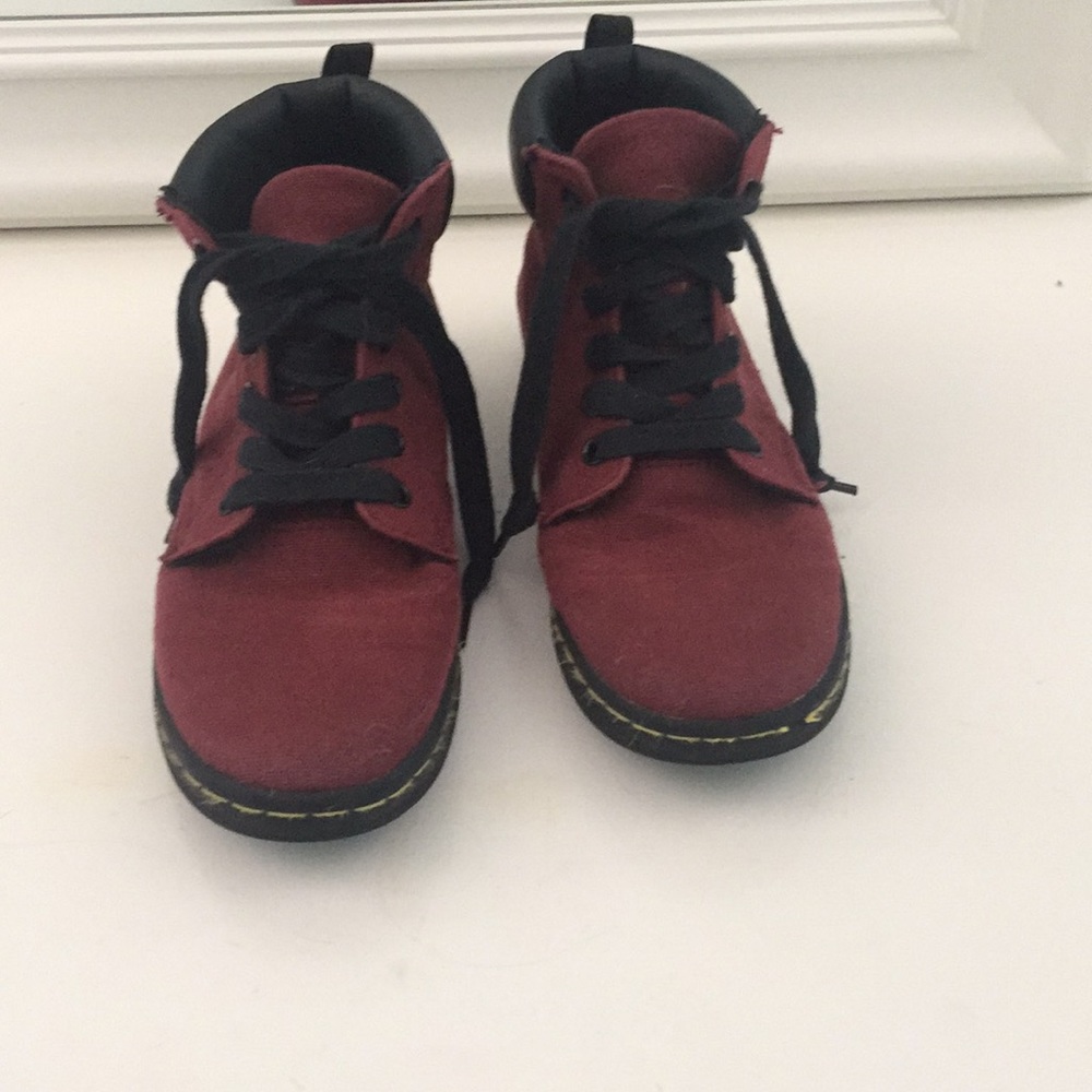 US 7 women’s dr martens